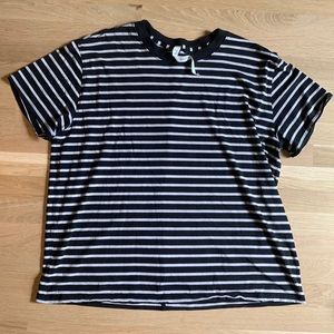 lululemon t-shirt